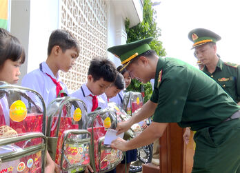 Trung thu ấm áp nơi biên cương