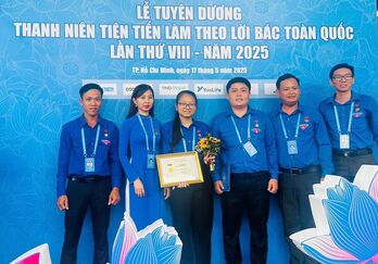 Học tập và làm theo gương Bác gắn với xây dựng, chỉnh đốn Đảng