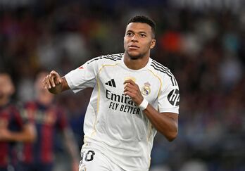 Mbappe ghi bàn thứ 9 sau 7 trận