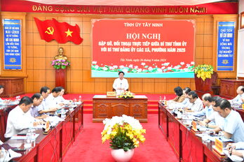 Bí thư Tỉnh ủy đối thoại với bí thư đảng ủy các xã, phường