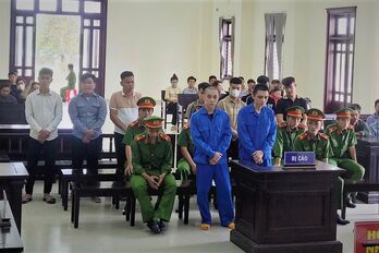 Đánh người đòi nợ giùm trọng thương, 9 bị cáo lãnh án