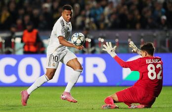 Đêm kinh hoàng của những đội 'lót đường' Champions League