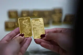 Giá vàng hôm nay 01/10: SJC tăng kỷ lục