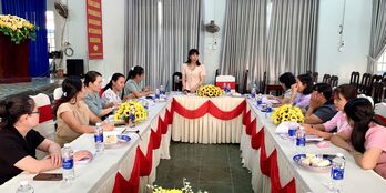 Hội Liên hiệp Phụ nữ tỉnh Tây Ninh duyệt văn kiện Đại hội đại biểu Phụ nữ các xã, phường
