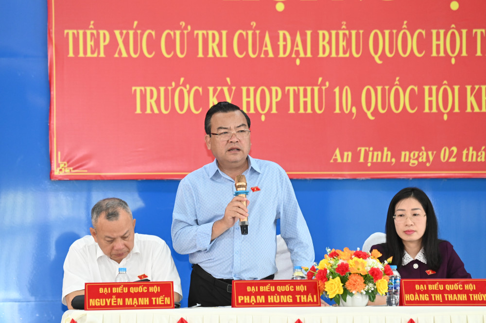 Đại biểu Quốc hội Phạm Hùng Thái – Phó Bí thư Tỉnh ủy, Trưởng Đoàn Đại biểu Quốc hội tỉnh đề nghị các cấp lãnh đạo tăng cường, giám sát, chấn chỉnh một số cán bộ có thái độ chưa đúng mực
