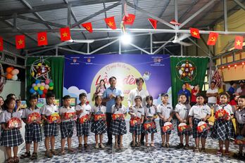 Tặng 650 phần quà trung thu cho học sinh tại xã An Ninh