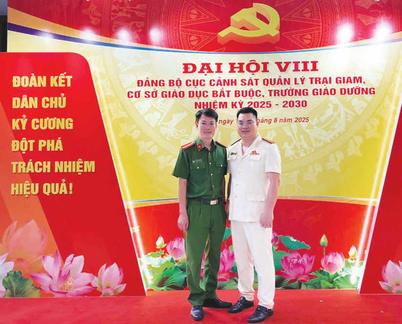Những cán bộ gương mẫu