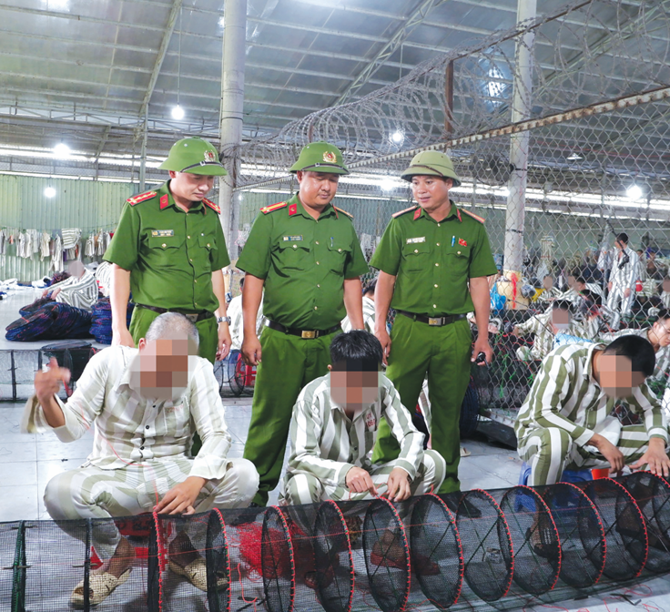 Những cán bộ gương mẫu