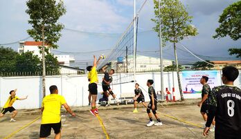 Sôi nổi giải bóng chuyền chào mừng Ngày truyền thống lực lượng cảnh sát phòng cháy, chữa cháy và cứu nạn, cứu hộ