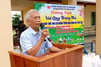 'Vui cùng Trung thu' với trẻ em xã biên giới Tân Lập