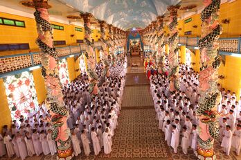 Sắc màu lễ hội Cao Đài Tòa Thánh Tây Ninh