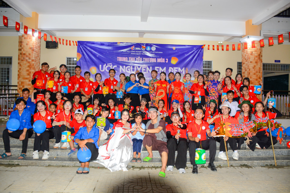Đoàn Thanh niên xã Hiệp Hòa phối hợp Khoa Quản trị Kinh doanh, Trường Đại học Công nghiệp TP. Hồ Chí Minh thực hiện chương trình Trung Thu Yêu Thương Mùa 3 - Chủ đề 