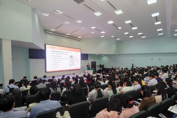 Trường Đại học Tân Tạo: Tập huấn ứng dụng Trí tuệ nhân tạo vào giảng dạy cho giáo viên THPT