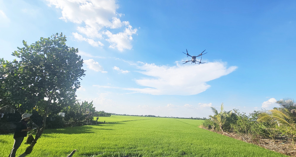 Ứng dụng công nghệ cao, phát triển nông nghiệp bền vững