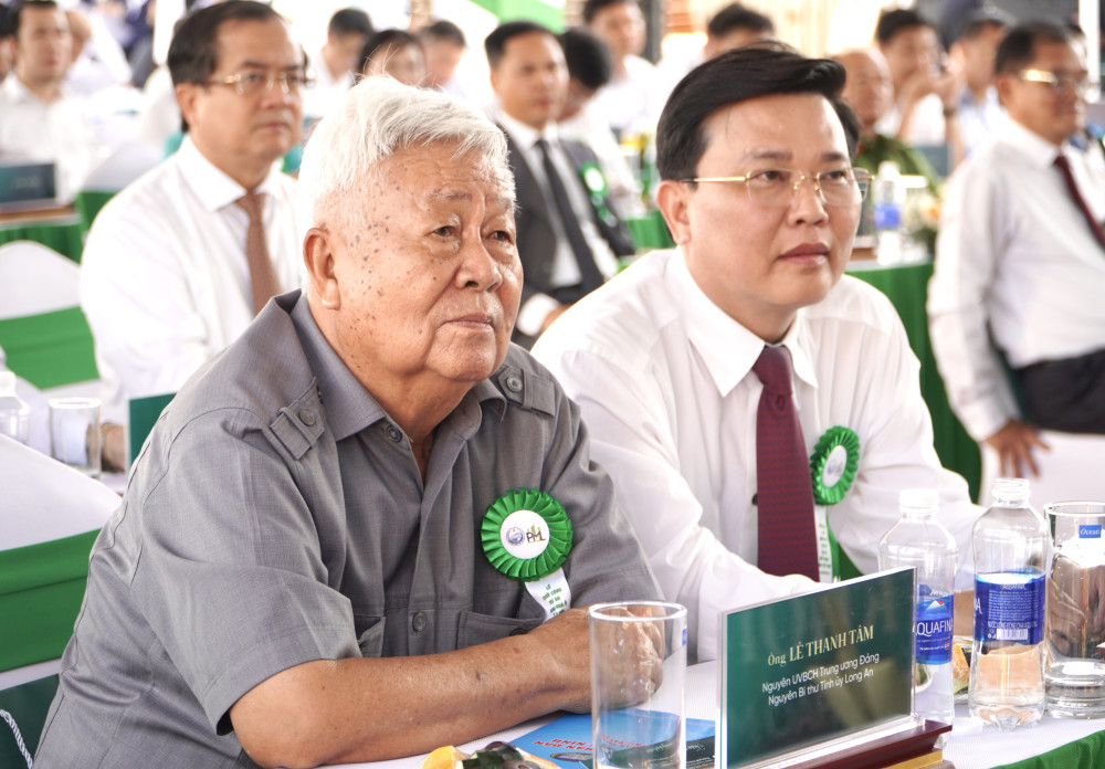 Tay Ninh launches 1,600-apartment social housing project