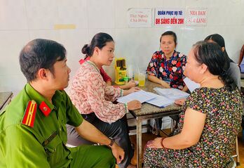 Phường Tân Ninh: Tăng cường kiểm tra, giám sát an toàn thực phẩm trong thời gian diễn ra Đại hội đại biểu Đảng bộ tỉnh