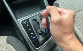 Vì sao ô tô số tự động dễ hỏng hơn số sàn khi bị ngập nước?