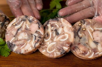 Giò chả còn dư, bảo quản thế nào để tránh lãng phí?