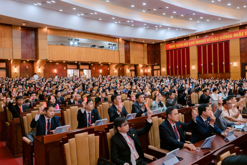 Kỳ vọng tỉnh Tây Ninh sẽ trở thành một trong những hình mẫu thành công sau hợp nhất (*) Biểu quyết thông qua Nghị quyết Đại hội đại biểu Đảng bộ tỉnh Tây Ninh lần thứ I, nhiệm kỳ 2025-2030