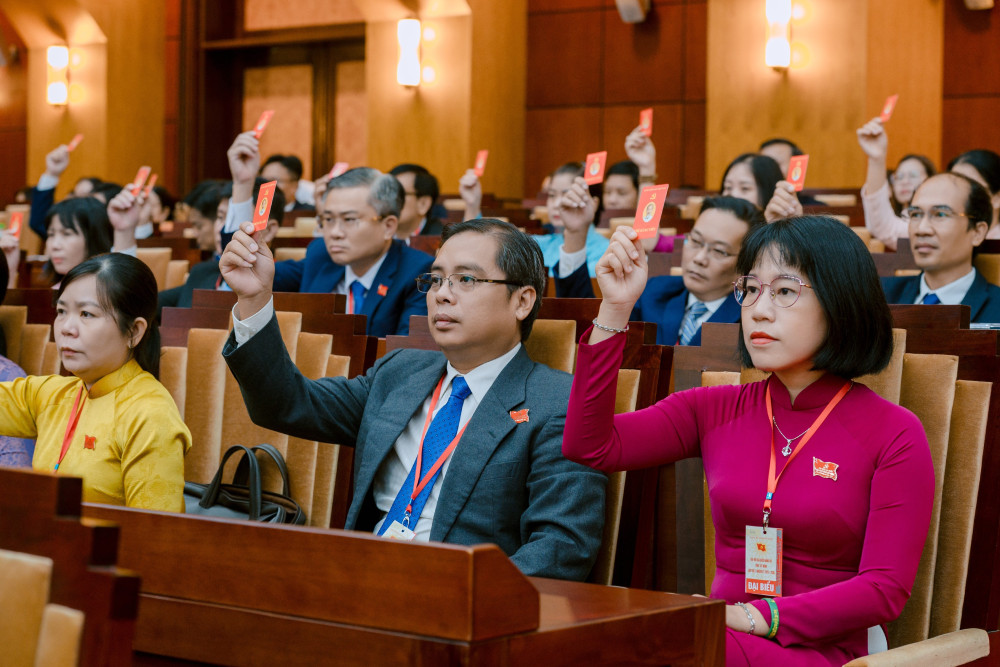 Kỳ vọng tỉnh Tây Ninh sẽ trở thành một trong những hình mẫu thành công sau hợp nhất (*) Đại biểu biểu quyết thông qua Nghị quyết Đại hội đại biểu Đảng bộ tỉnh Tây Ninh lần thứ I, nhiệm kỳ 2025-2030