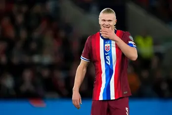 Haaland lập hat-trick đưa Na Uy đến gần tấm vé World Cup 2026