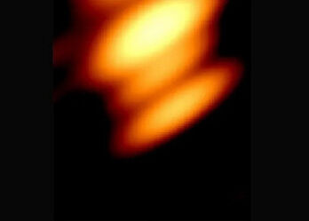 Lần đầu tiên phát hiện hình ảnh hai hố đen siêu khối lượng quay quanh nhau