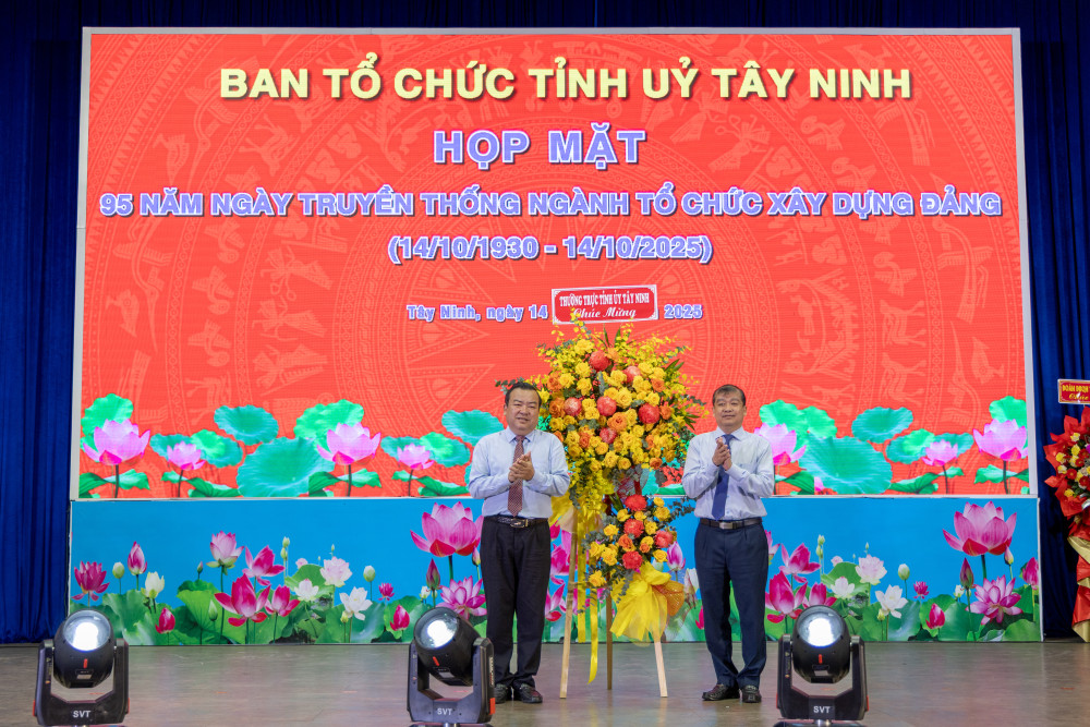 Tây Ninh: Họp mặt kỷ niệm 95 năm Ngày truyền thống ngành Tổ chức xây dựng Đảng