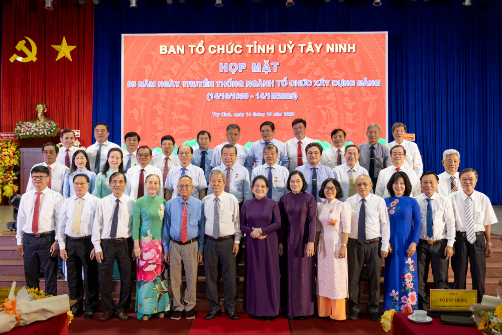 Tây Ninh: Họp mặt kỷ niệm 95 năm Ngày truyền thống ngành Tổ chức xây dựng Đảng