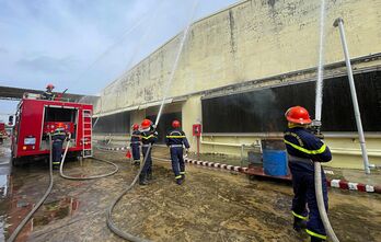 Thực tập chữa cháy tại Công ty TNHH Dệt may Hòa Thành Thực tập chữa cháy tại Công ty TNHH Dệt may Hòa Thành