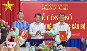 Tân Biên: Công bố quyết định về công tác cán bộ