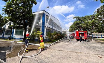 Công ty TNHH VMC Hoàng Gia thực tập chữa cháy, cứu nạn, cứu hộ Công ty TNHH VMC Hoàng Gia thực tập chữa cháy, cứu nạn, cứu hộ