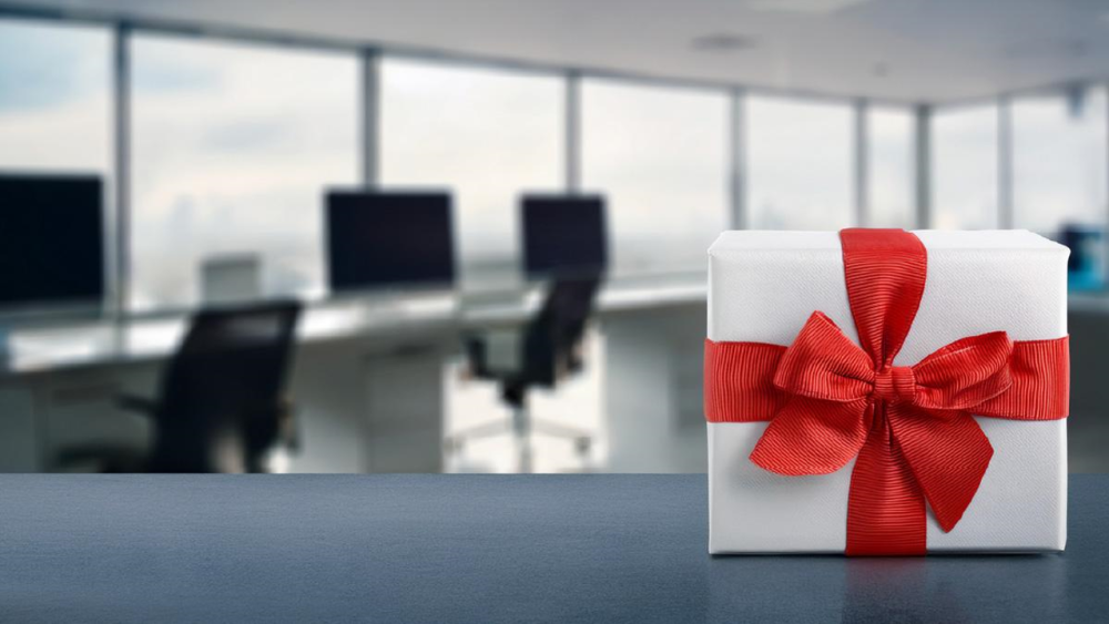 Quà 20/10 cho đồng nghiệp: Ý tưởng thiết thực nơi công sở