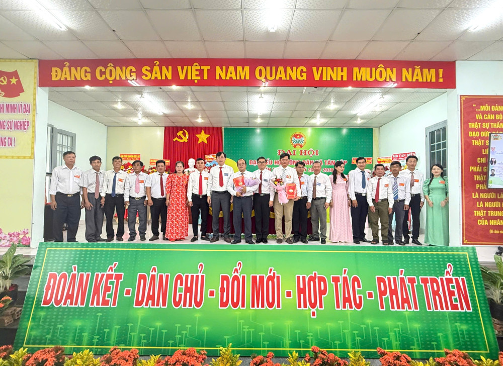 Ban Chấp hành Hội Nông dân xã Tân Lập nhiệm kỳ 2025-2030 ra mắt Đại hội