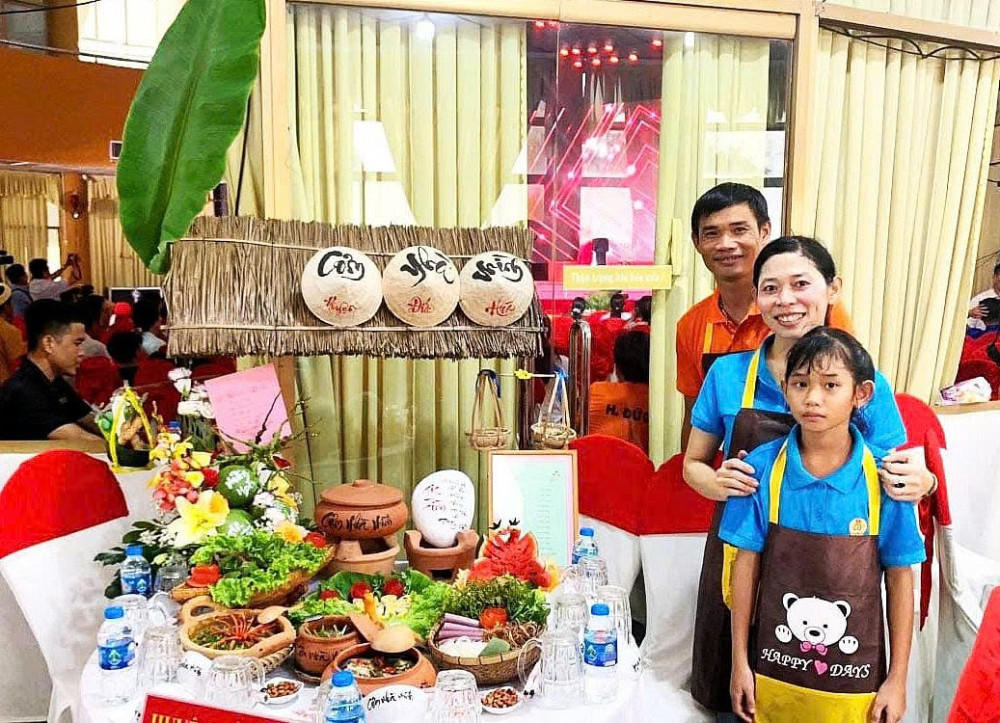 Những 'đóa hoa' hai giỏi