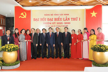 Ngày Doanh nhân, kể chuyện phục vụ Đại hội Đảng Ngày Doanh nhân, kể chuyện phục vụ Đại hội Đảng