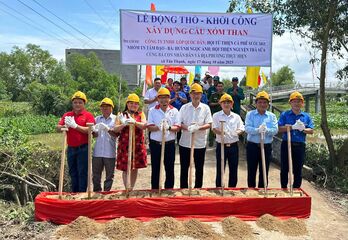 Xã Tân Thạnh khởi công xây dựng cầu Xóm Than