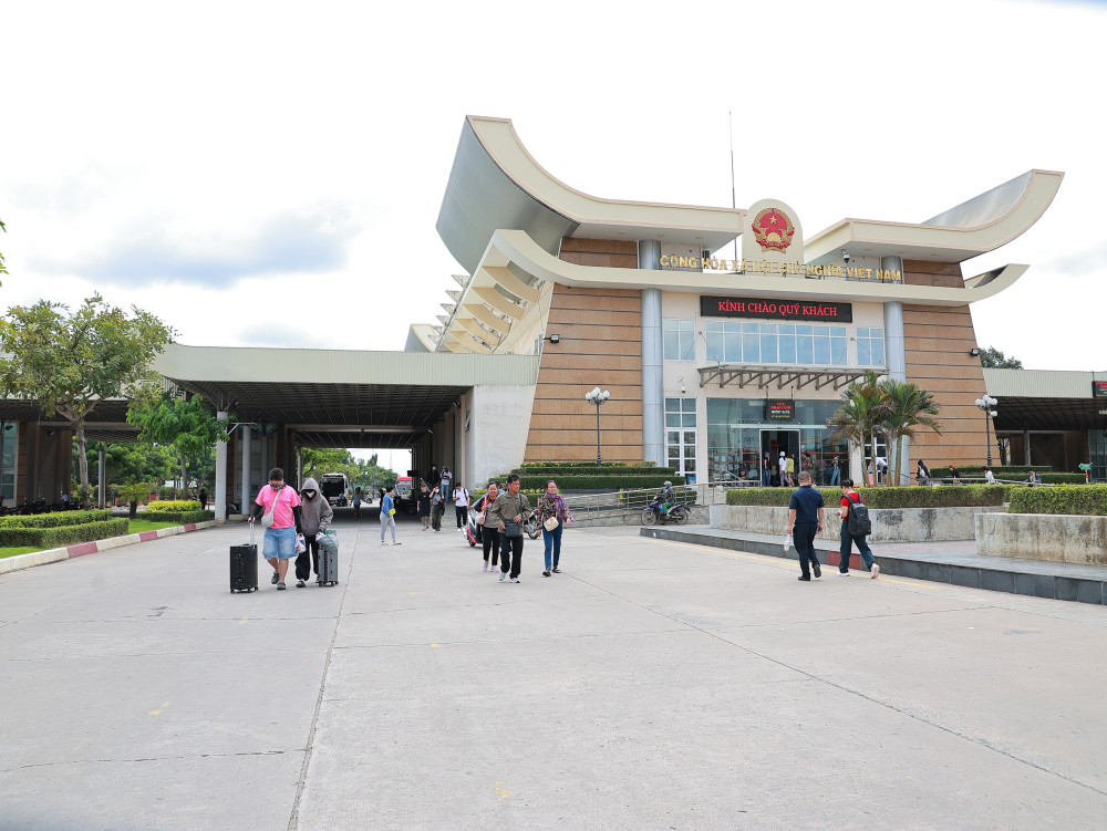 Significantly reduce congestion of freight vehicles at Moc Bai International Border Gate