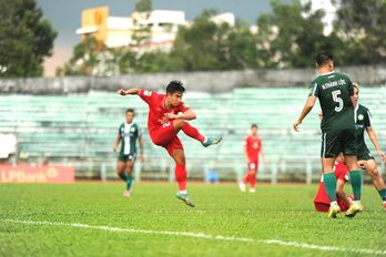 Câu lạc bộ Long An nhận thất bại đầu tiên trên sân nhà