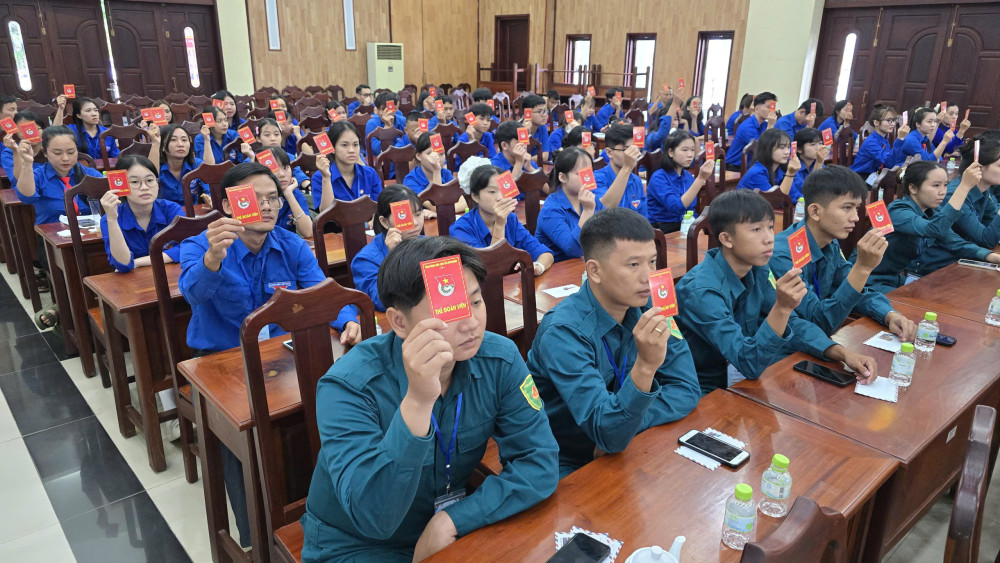 Chị Cao Thị Loan Anh giữ chức Bí thư Đoàn TNCS Hồ Chí Minh xã Tân Châu