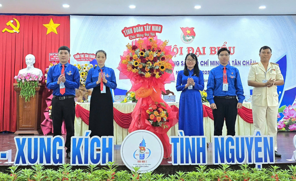 Chị Cao Thị Loan Anh giữ chức Bí thư Đoàn TNCS Hồ Chí Minh xã Tân Châu