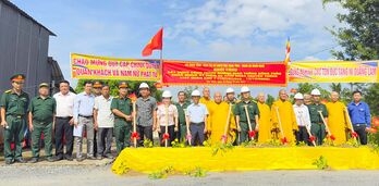 Khởi công công trình giao thông nông thôn chào mừng 80 năm Ngày truyền thống lực lượng vũ trang Quân khu 7