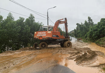 Thời tiết hôm nay 19/10: Biển Đông đón bão số 12, Trung Bộ mưa to