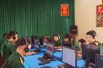 Sức lan tỏa của phong trào 'Bình dân học vụ số' ở Sư đoàn 5