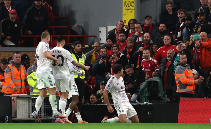 Maguire giúp Man United quật ngã Liverpool