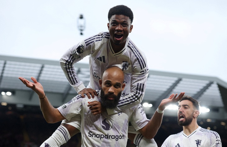 Maguire giúp Man United quật ngã Liverpool