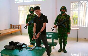 Đồn Biên phòng cửa khẩu Mỹ Quý Tây bắt đối tượng có hành vi mang theo vàng nhập cảnh Đồn Biên phòng cửa khẩu Mỹ Quý Tây bắt đối tượng có hành vi mang theo vàng nhập cảnh