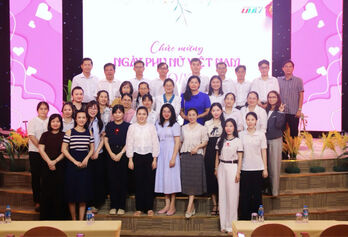 Báo và phát thanh, truyền hình Tây Ninh tổ chức họp mặt ngày 20/10