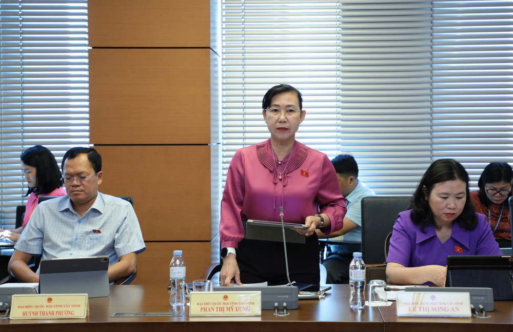 Quốc hội thảo luận về tình hình kinh tế - xã hội
