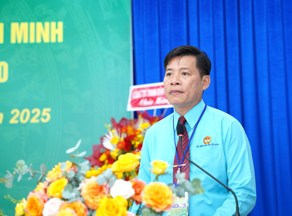 Phó Chủ tịch HND tỉnh, trưởng Ban Công tác nông dân tỉnh Ngô Thanh Tuyền phát biểu chỉ đạo Đại hội