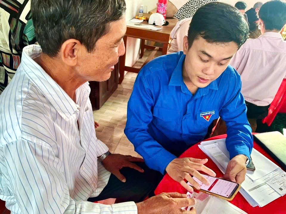 Đồng hành cùng người dân chuyển đổi số